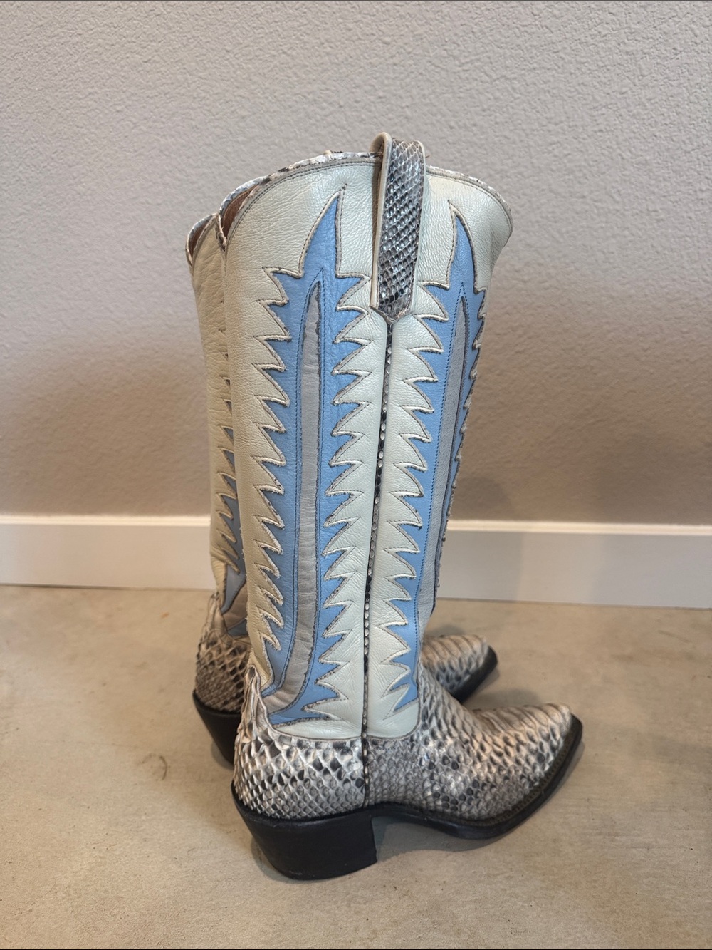 Mirin Crosby Katie Crème python cowboy boots